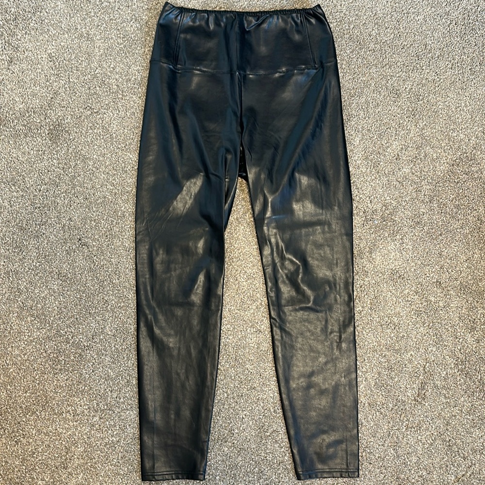 Aritzia Daria Leather Leggings 🖤